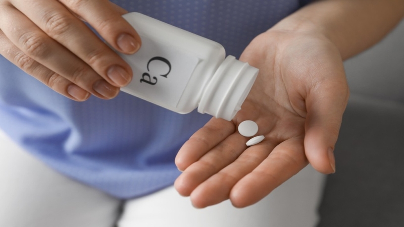 Nên dùng thuốc điều trị loãng xương trong bao lâu thì dừng lại? 3