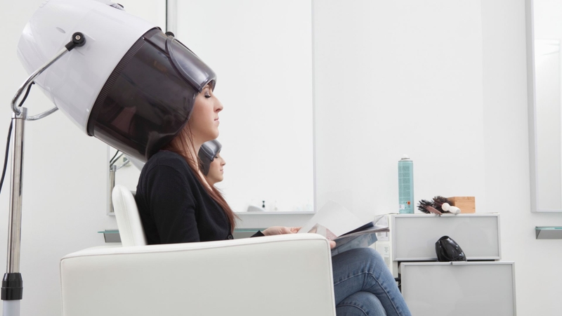 Nên hấp dầu hay phục hồi tóc? Giải mã lựa chọn đúng cho mái tóc khỏe đẹp 4