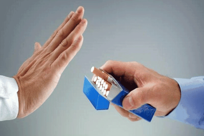 Không hút thuốc lá để đảm bảo vệ sinh răng miệng