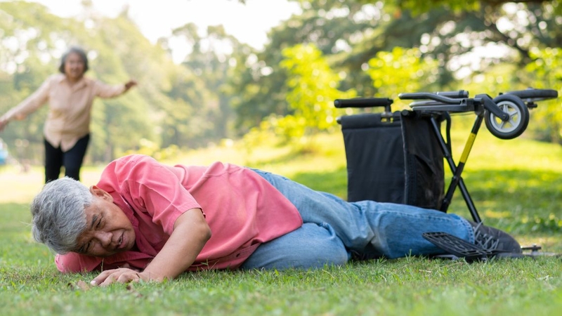 Nên làm gì khi có dấu hiệu đột quỵ? Hướng dẫn xử trí khẩn cấp 3