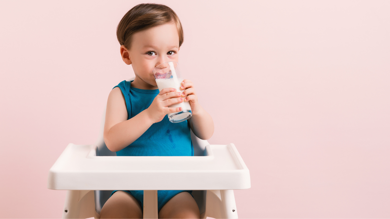 Nên làm gì khi lỡ cho con uống sữa giả? 1