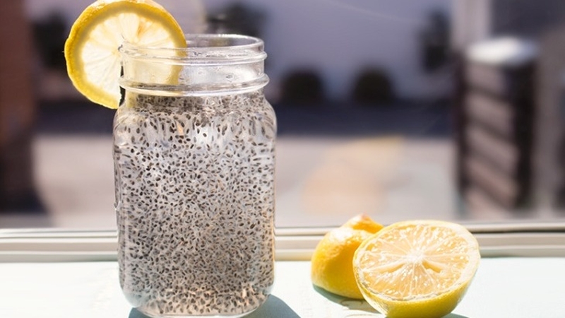 nen-ngam-hat-e-bang-nuoc-nong-hay-lanh-cach-lam-nuoc-hat-e-giai-nhiet-ngay-he-3