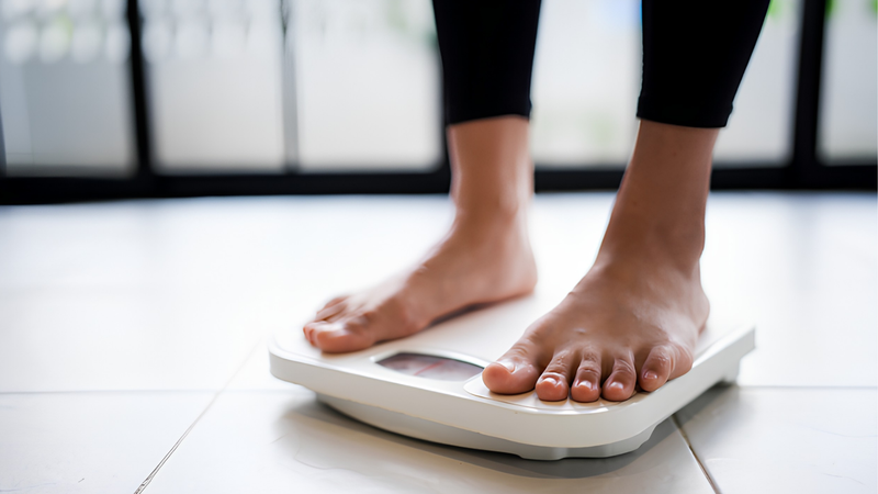 Kết hợp yoga và lối sống lành mạnh hỗ trợ giảm cân hiệu quả