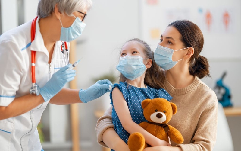 Nếu trẻ ho có đờm có tiêm phòng được không? Cần lưu ý gì khi cho trẻ tiêm phòng? 4