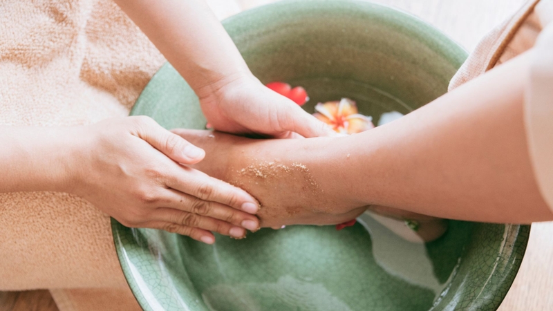 Phương pháp ngâm chân chủ yếu giúp cơ thể thư giãn và dễ chịu hơn