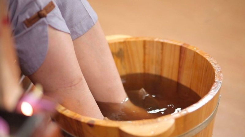 Ngâm chân trước khi đi ngủ giúp thư giãn toàn thân và cải thiện giấc ngủ