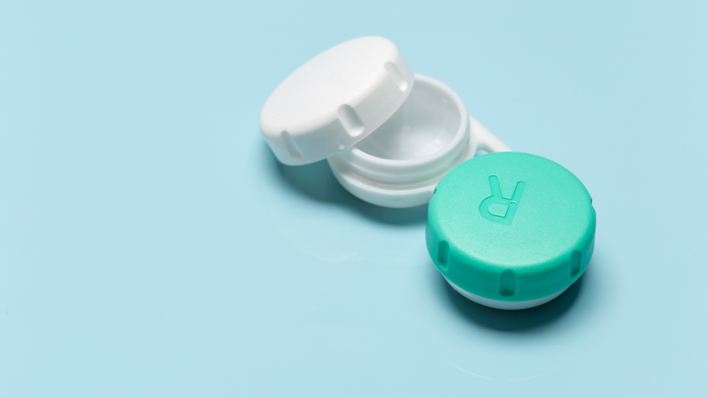 Ngâm lens bằng nước lọc được không​? Nên sử dụng nước gì để thay thế nước ngâm lens? 3