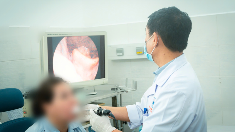 Bệnh nhân nhập viện do hóc xương cá trong bữa ăn