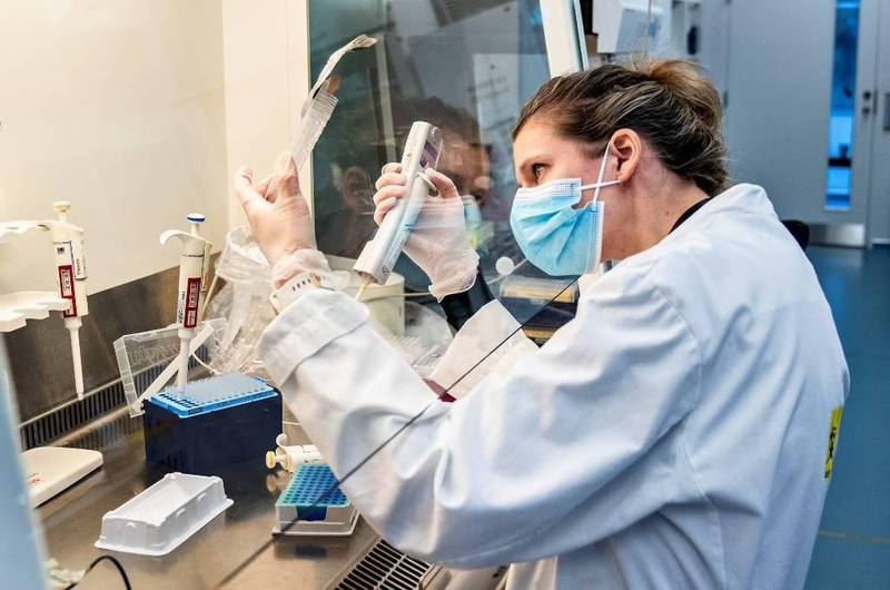 Triệu chứng mà biến thể Covid-19 Omicron gây nên3