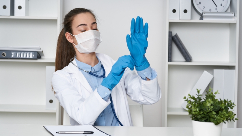 Nghiên cứu xác nhận việc khôi phục việc đeo khẩu trang sẽ hạn chế sự bùng phát của vi-rút trong bệnh viện 3