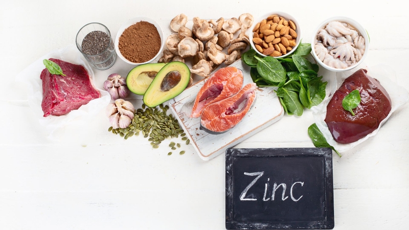 Ngoài vitamin C, hệ miễn dịch cần chất nào để khỏe mạnh? 3