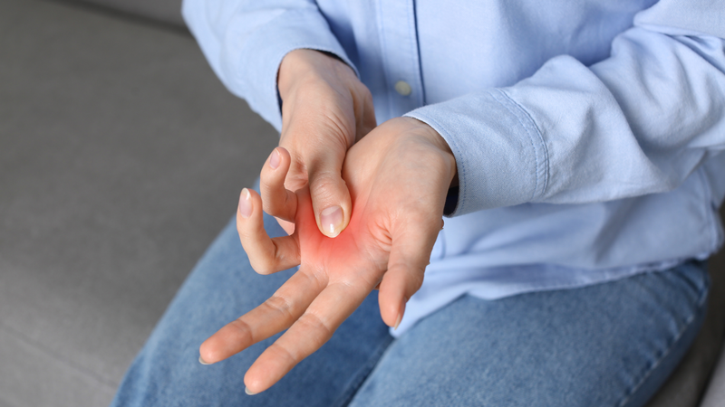 Ngón tay cò súng là gì? Nhận biết ngón tay cò súng và nguyên nhân gây bệnh 1