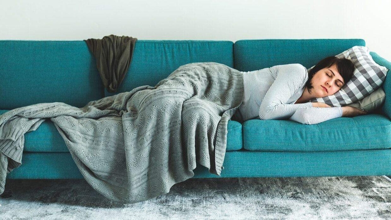 Khi ngủ nằm nghiêng bên nào tốt hơn? 3