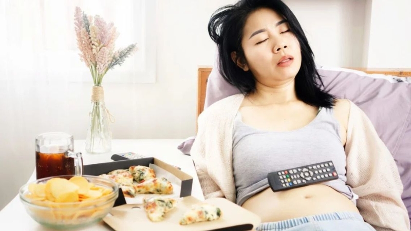 Không ít người vẫn giữ thói quen ngủ ngay sau khi ăn