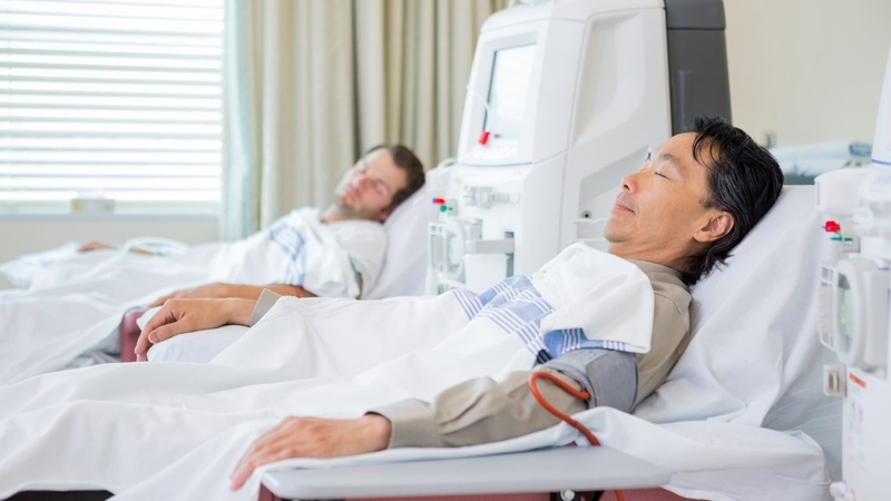 Việc ngừng chạy thận chỉ nên thực hiện khi có chỉ định và theo dõi của bác sĩ chuyên khoa