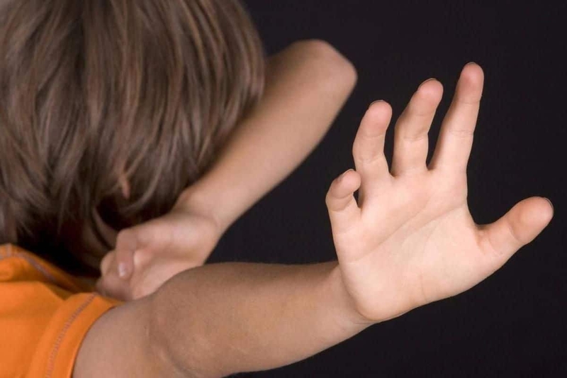 Ngược đãi trẻ em có liên quan đến hành vi hướng ngoại, hướng nội 1