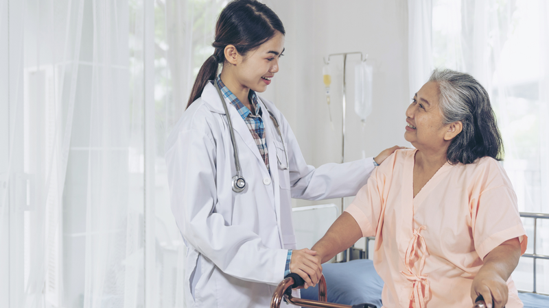 Người bệnh nên đi khám để tìm nguyên nhân nếu thường xuyên phải thức dậy từ 2 lần mỗi đêm
