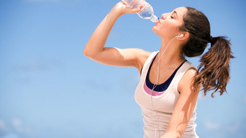 Người bị cao huyết áp có nên uống nhiều nước không? - 3