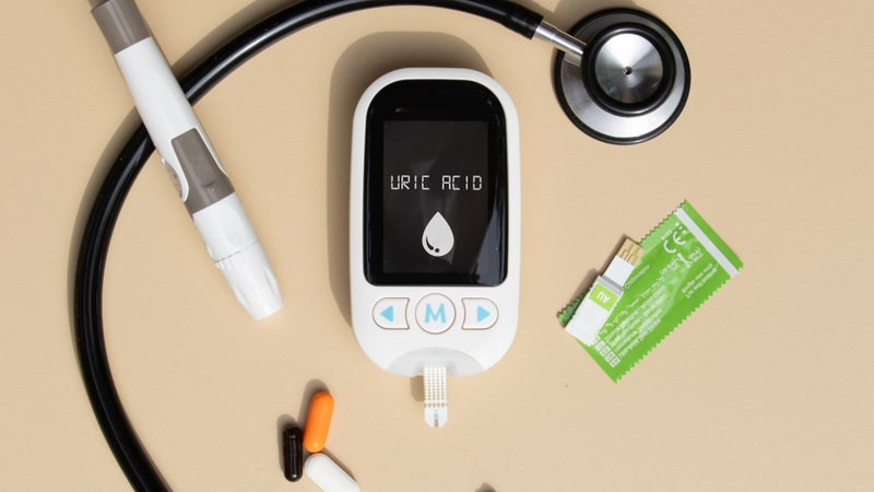 Thực hiện xét nghiệm máu thường xuyên để đánh giá hiệu quả điều trị và điều chỉnh kịp thời