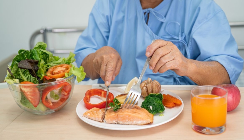 Người bị lao phổi nên ăn gì và kiêng gì? Lời khuyên từ bác sĩ 1