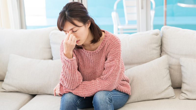 Khi thận hoạt động kém, chất độc tích tụ trong máu có thể khiến người bệnh mệt mỏi và suy nhược