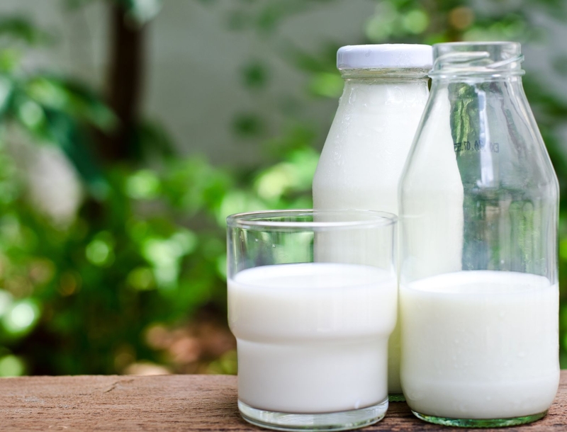 Người bị viêm đại tràng có được uống sữa không?