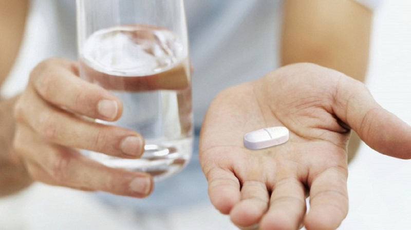 Hiện nay chưa có thuốc điều trị triệt để HIV, biện pháp chủ yếu là sử dụng thuốc kháng virus lâu dài