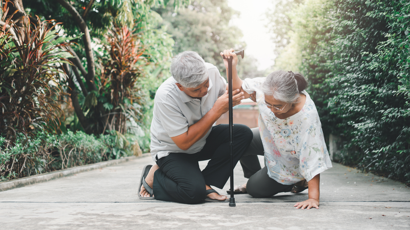 Phát hiện sớm và xử lý đúng cách giúp giảm nguy cơ biến chứng do say nắng ở người già