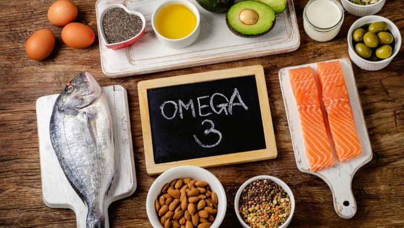 Omega-3 có tác dụng ngăn chặn phản ứng của hệ miễn dịch và làm giảm các chứng đau mỏi