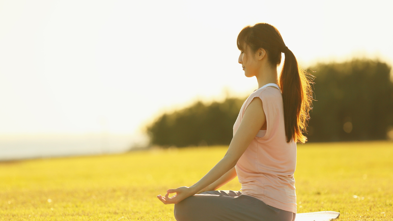 Duy trì tập luyện yoga, giãn cơ hoặc các bài tập thư giãn nhẹ nhàng