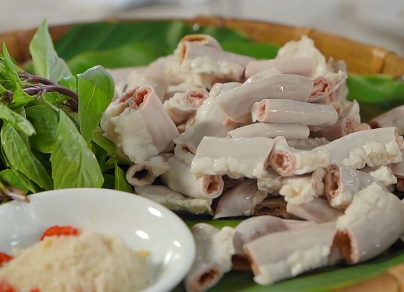 Người phun xăm môi có ăn được lòng lợn không? Cần chú ý gì khi mới phun xăm môi? 1