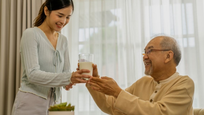 Người tai biến nên uống sữa gì? Lời khuyên từ chuyên gia 3