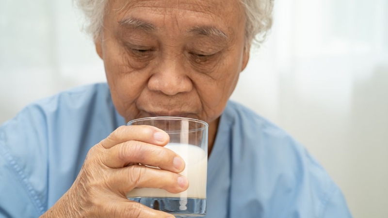 Người tai biến nên uống sữa gì? Lời khuyên từ chuyên gia 2