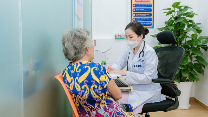 Người trên 50 tuổi, người có bệnh nền cần chủ động tiêm vắc xin phòng sởi 3