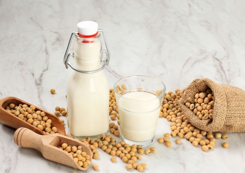 Người xăm môi có được uống sữa đậu nành không? Những lưu ý khi sử dụng đậu nành&nbsp;1