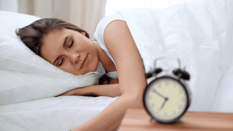 Hãy giữ tinh thần lạc quan và hạn chế căng thẳng để não bộ luôn khỏe mạnh, từ đó giảm nguy cơ xảy ra đột quỵ thầm lặng