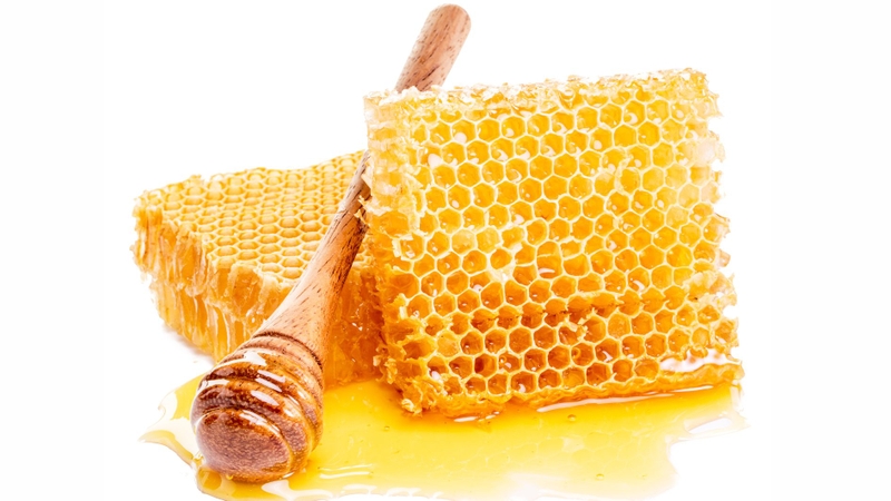 Rượu sáp ong ngâm vẫn được nhiều người tin tưởng và sử dụng