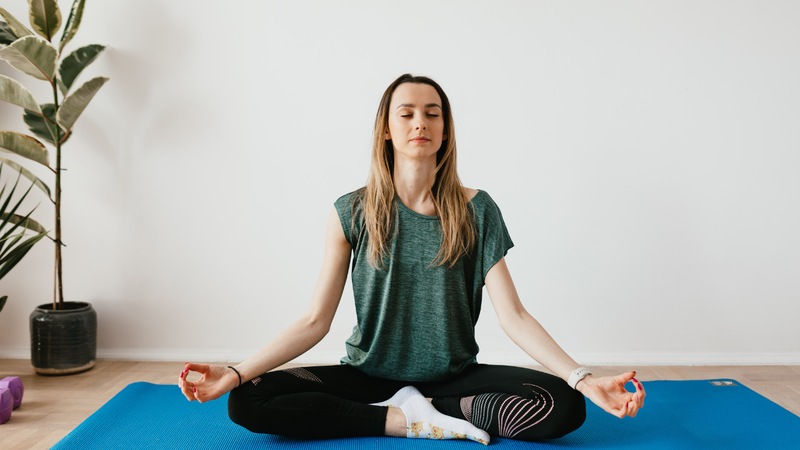 Thiền, yoga nhẹ 15 - 30 phút/ngày