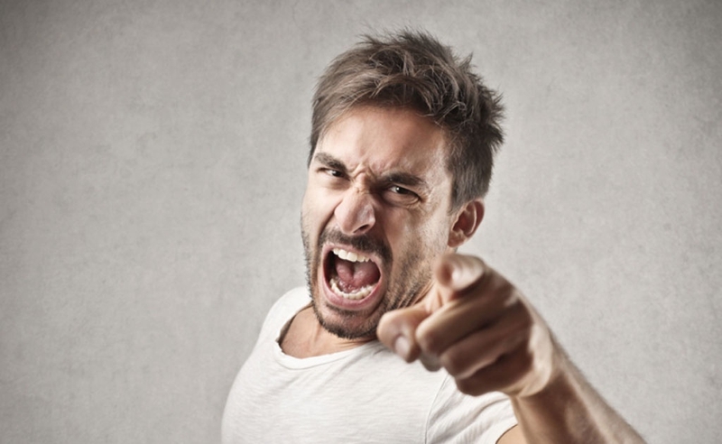 Nguyên nhân gây đau nhói tim là gì? Các dấu hiệu cảnh báo tim đang nguy hiểm 2