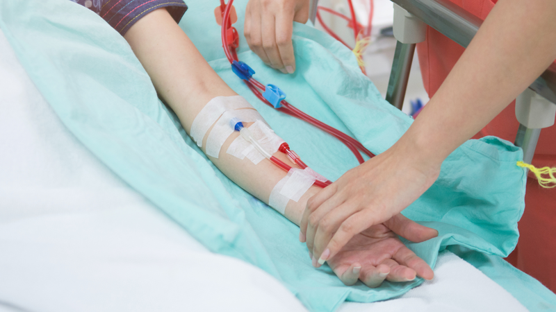 Người bệnh chạy thận định kỳ có thể xuất hiện tăng kali máu giữa các lần lọc máu