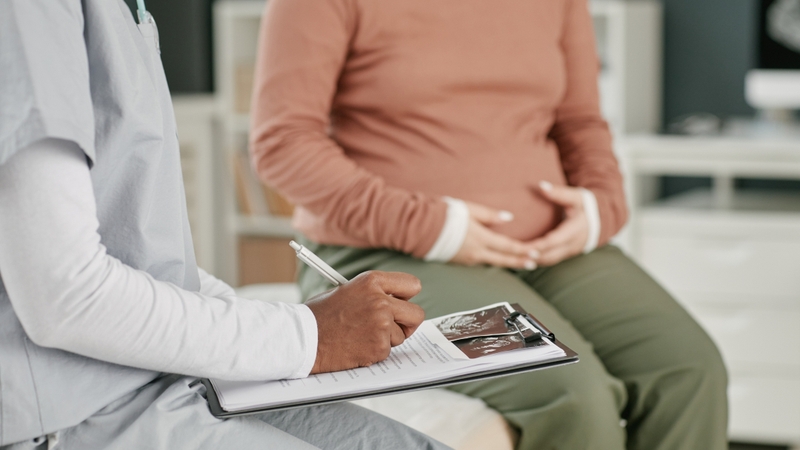 Việc đánh giá nguyên nhân khiến bà bầu men gan cao có ý nghĩa quan trọng trong định hướng điều trị