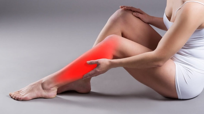 Nguyên nhân ngủ dậy bị đau bắp chân 1