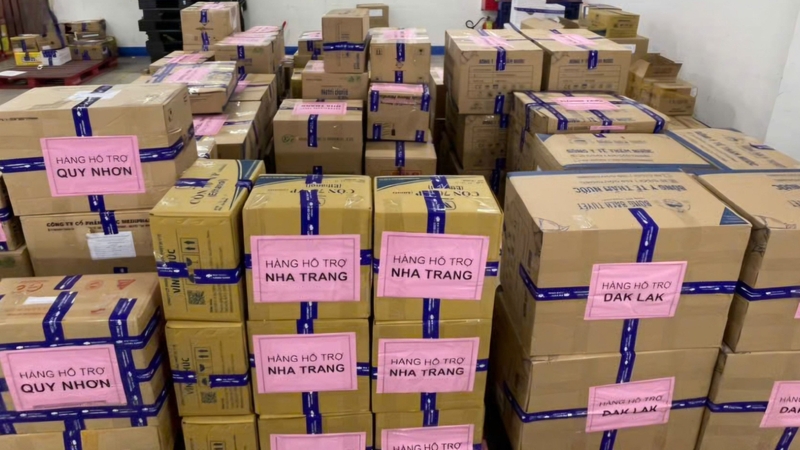 Long Châu đồng hành hỗ trợ bà con vùng thiên tai sạt lở đất