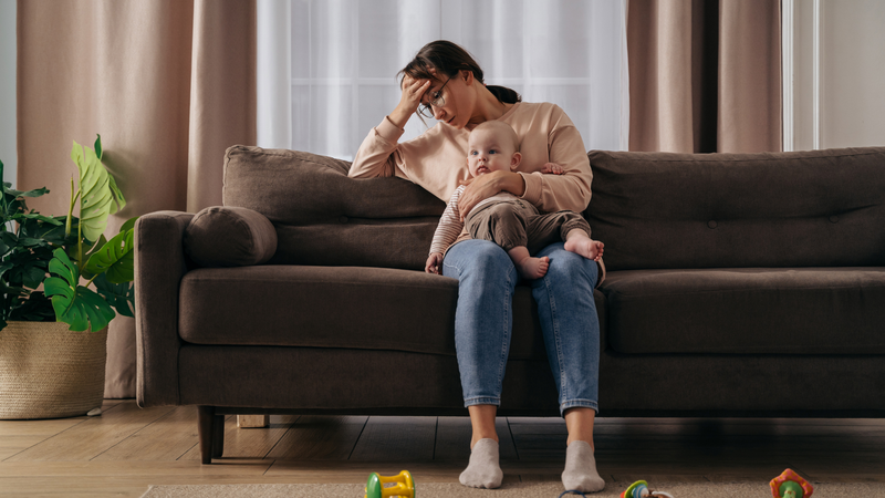 Phụ nữ sau sinh có nguy cơ cao mắc trầm cảm sau sinh