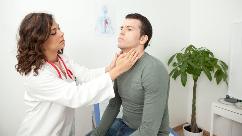 Nguyên nhân và triệu chứng viêm amidan mủ ở người lớn 3