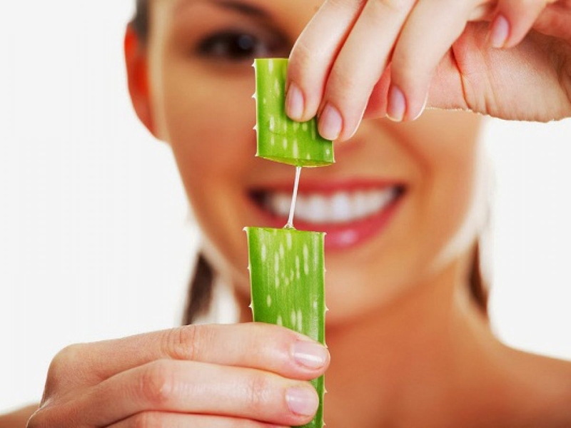 Hướng dẫn bạn một số cách làm nha đam đắp mặt không bị ngứa 1