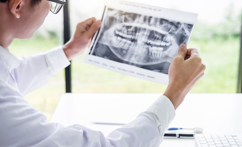 Nhai nhiều 1 bên thì bên nào to hơn​? Khắc phục thói quen nhai 1 bên 4