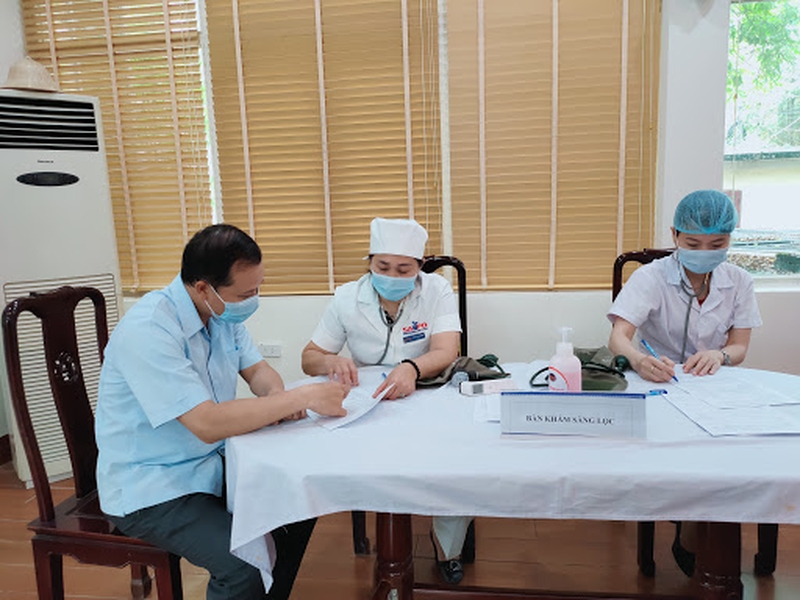 Dấu hiệu huyết khối, giảm tiểu cầu sau tiêm vắc xin Covid-19 2