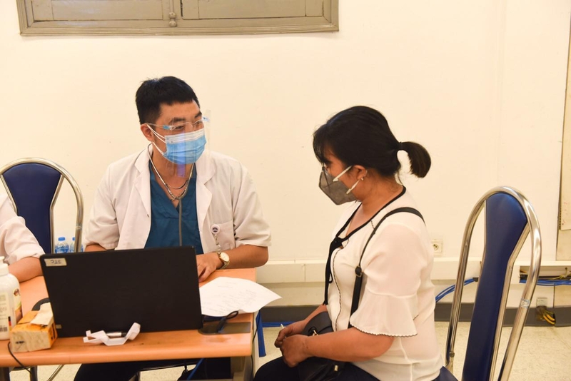 nhan-biet-dau-hieu-sui-mao-ga-o-hong-va-cach-phong-ngua-hieu-qua 3.jpg