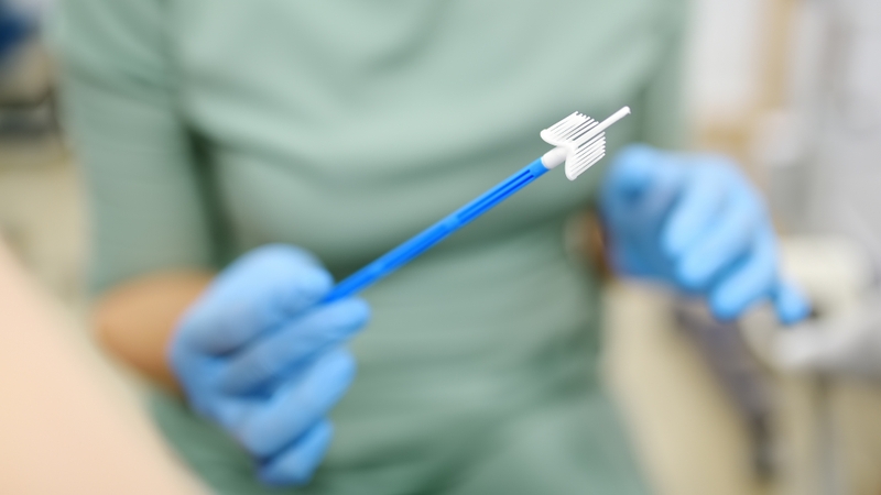 Người nhiễm HPV 52 cần được tầm soát định kỳ (Pap smear, HPV DNA) để phát hiện sớm các bất thường ở tế bào